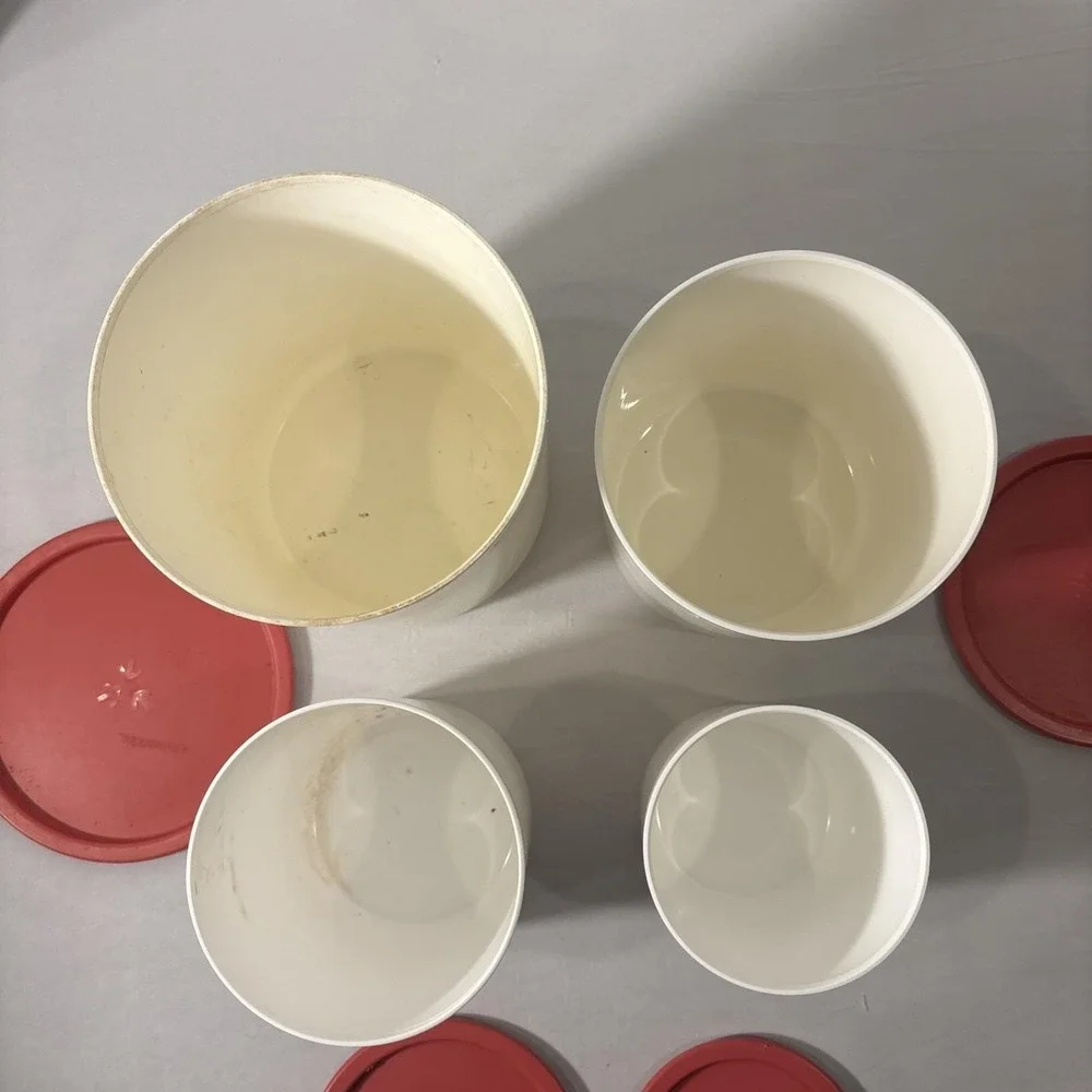Tupperware vintage one